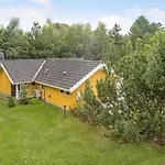 Cozy In With Kitchen Højby