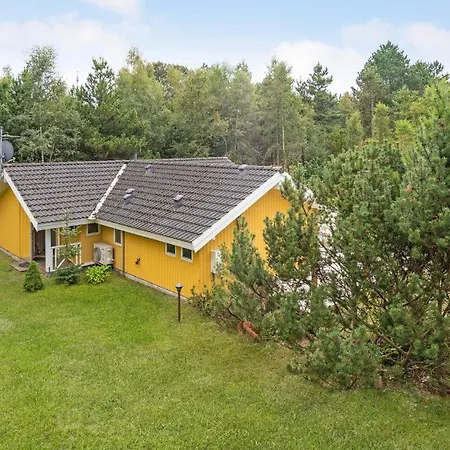 Cozy In With Kitchen Højby