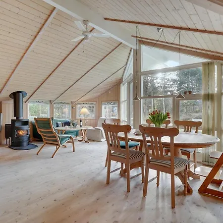 Σπίτι διακοπών Cozy In With Kitchen