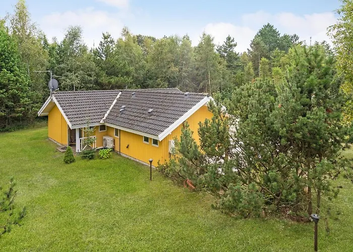 Cozy In With Kitchen Højby